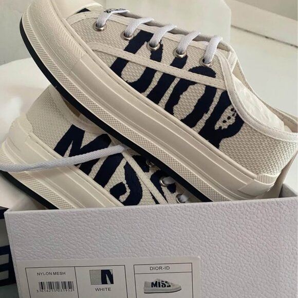 BNW Baskets Sneakers canvas platform women sz 6 / 36 - Picture 3 of 3